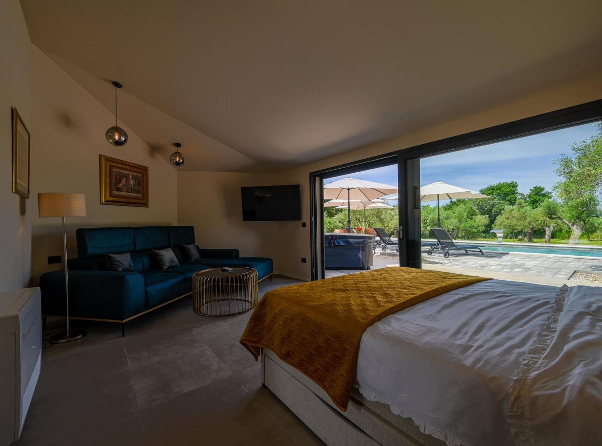 Vila Radiant And Secluded With Pool Rovinj