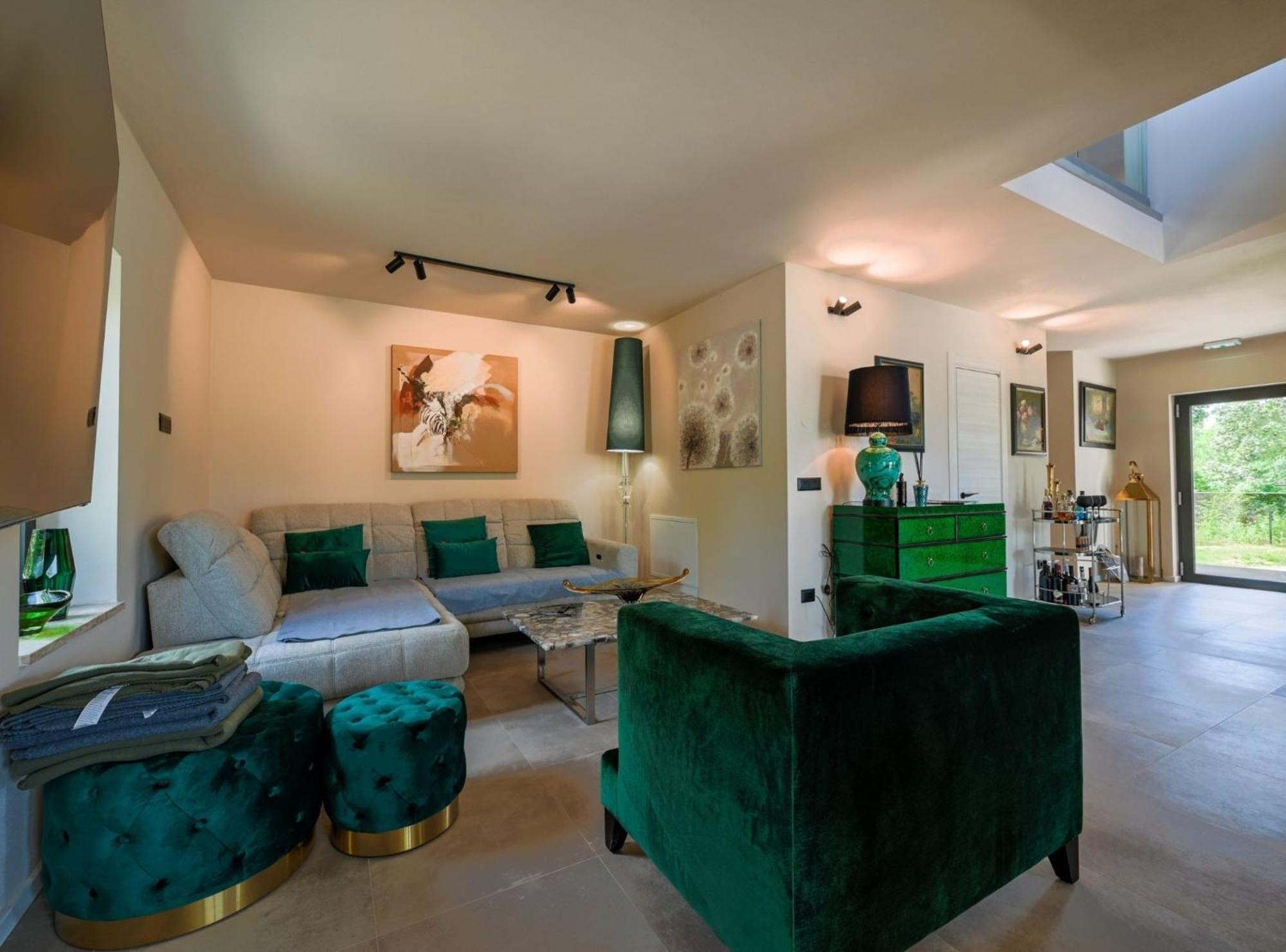 Radiant And Secluded With Pool Vila *