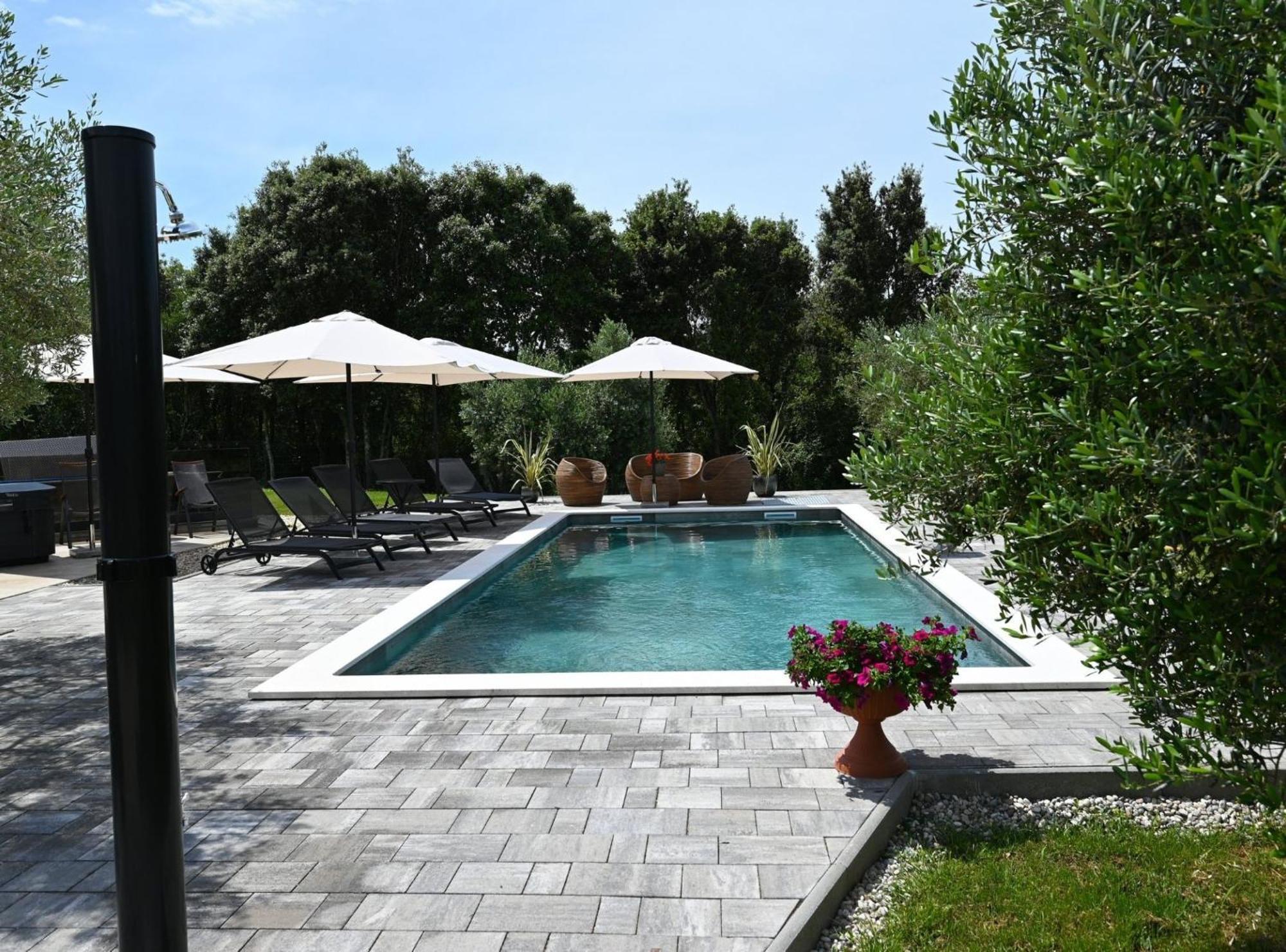Vila Radiant And Secluded With Pool Rovinj
