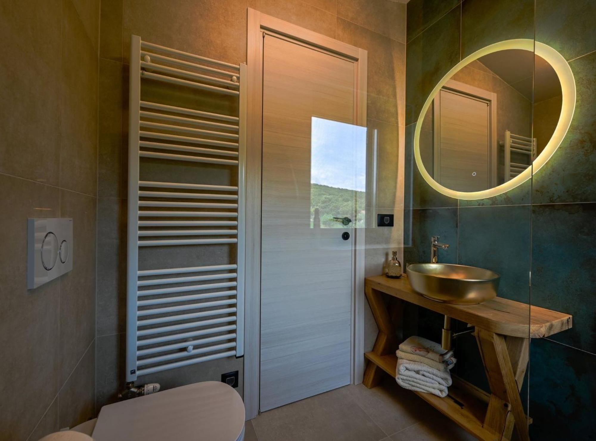 Radiant And Secluded With Pool Vila *